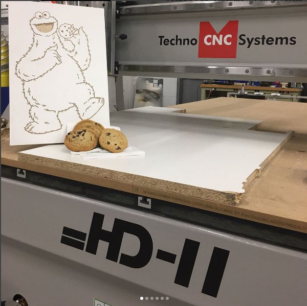 technocnc's tweet photo. πͺπͺπͺ @technocnc made #CNC #cookiemonster #CNCSign in minutes & time to eat all the Cookies πͺπͺπͺ#cncproject #cncrouter https://t.co/zJGnTvCP8K https://t.co/9xtPPk7LNy