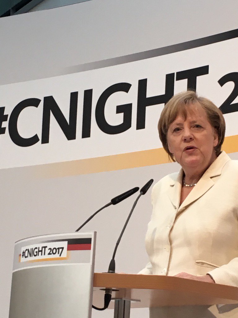 JuliaKloeckner's tweet photo. #cnight2017 Angela Merkel: "Nicht die Veränderung sollte uns Angst machen, sondern der Stillstand." #Digitalisierung https://t.co/PfJcYUZnXY
