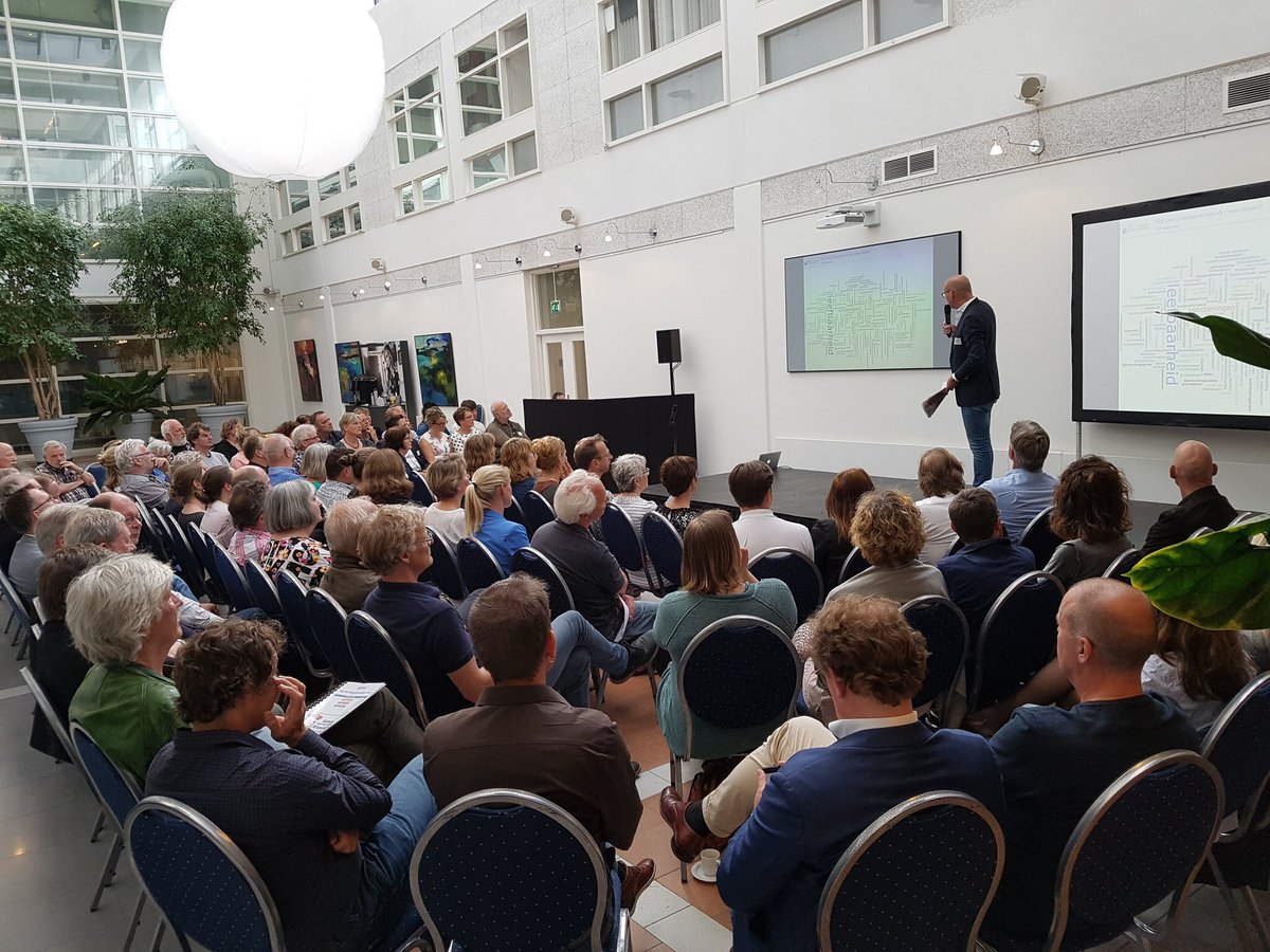 Met zo'n 100 man balans opmaken van de Friese Dorpen Top op symposium 'Besturen met de buren'. Wat is er na de top gebeurd en (hoe) verder
