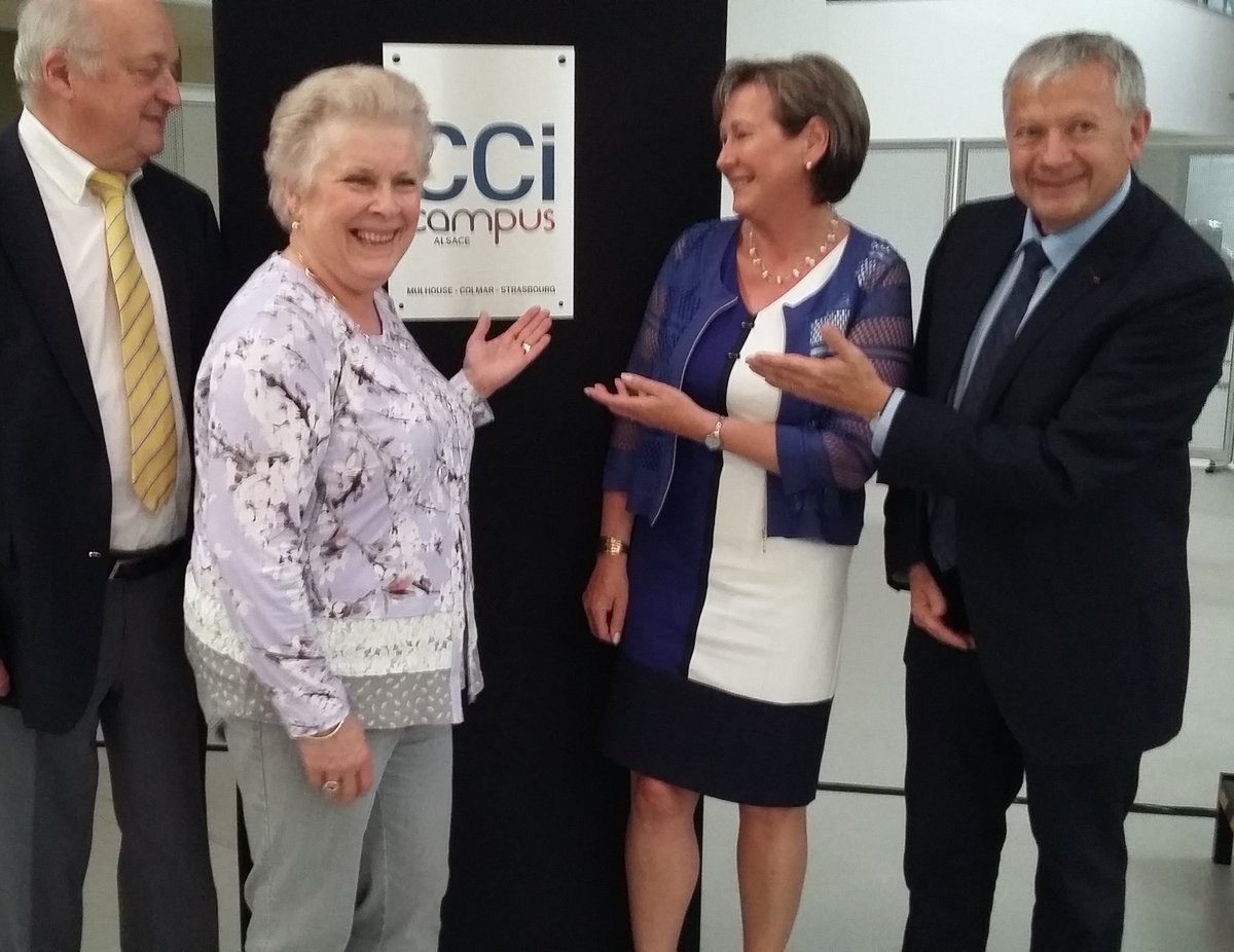 CCICampusAlsace's tweet photo. Dévoilement de la plaque inaugurale #CCICampus #Alsace https://t.co/x7iFjJxv1t