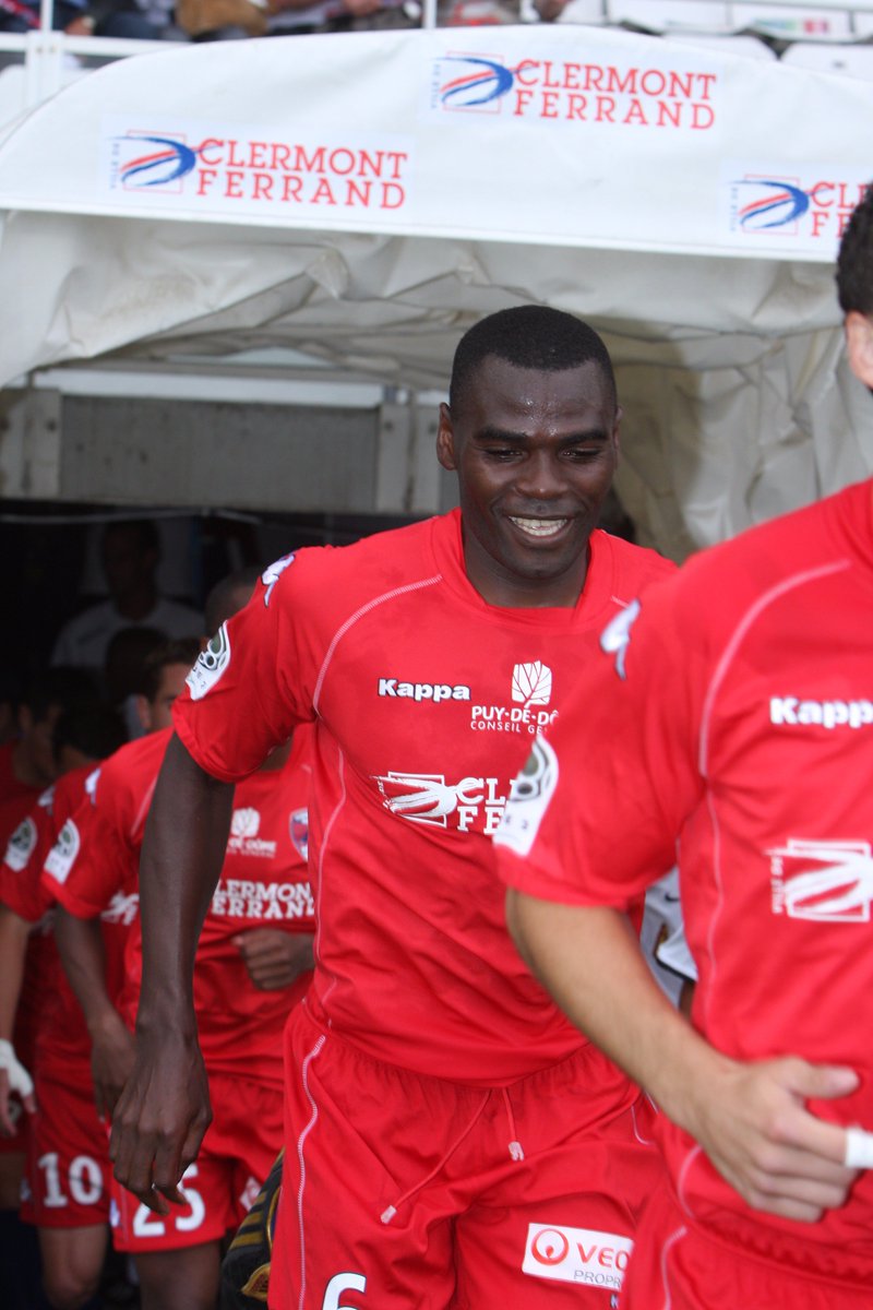 ClermontFoot's tweet photo. #CF63VAFC Et également une pensée particulière pour Eugène Ekobo, Jacques Salze et Cédric Avinel après toutes ces années de fidélité (2/2) https://t.co/it6zLWcIVe