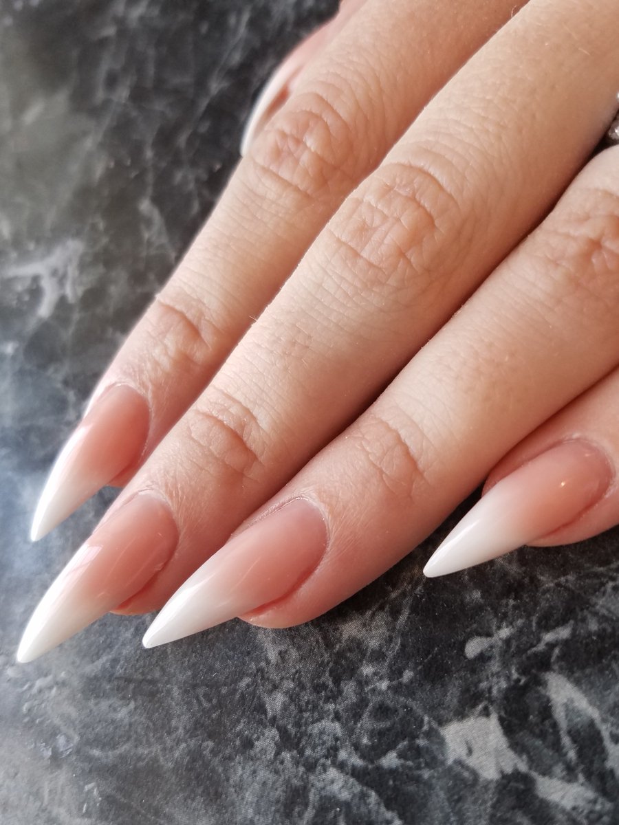 masterworksgels's tweet photo. Another French ombre I did using MasterGel
#MasterworksByAmyBecker #AmyBecker #KiraFrazier #AigulFritzke #hardgels #gels #nails https://t.co/beotR9eAZA
