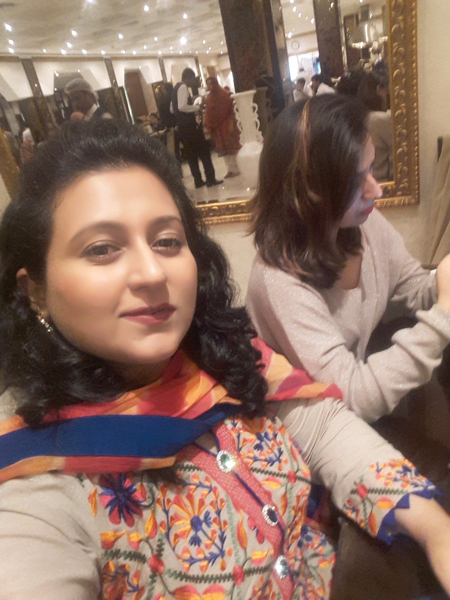 TSocialMama's tweet photo. At #PCMarcopolo for #pfw11 bloggers meetup. 
#PakistanFashionWeek11 #Lancester #TopPakistaniBloggers https://t.co/eq4ExH6J7R