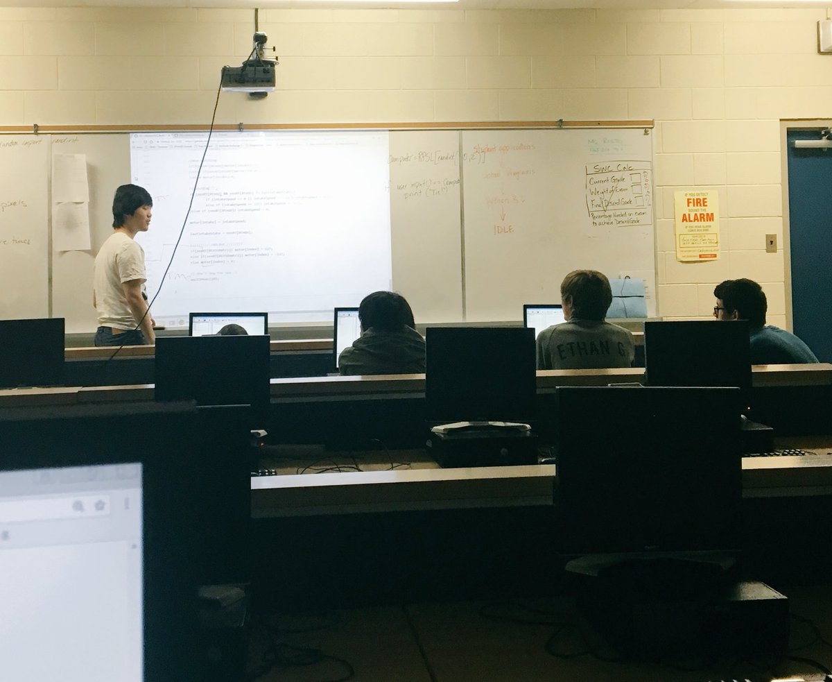 211Robotics's tweet image. Morning programming sessions with Daniel and Alex! #robotc #robotics