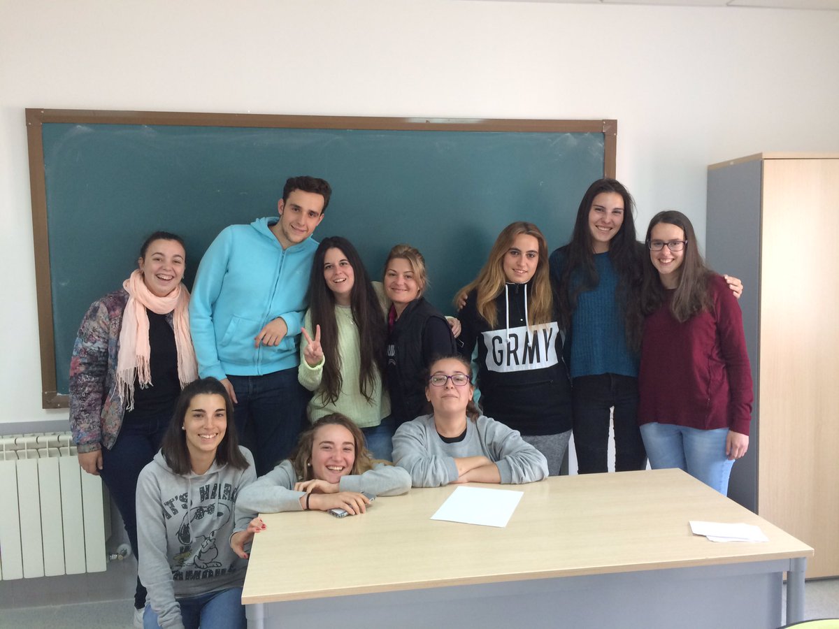 Insiding_Es's tweet photo. En confianza y buena compañía hoy trabajamos relaciones sociales y laborares. Gran trabajo chic@s @Camaras_PICE @CamaraToledo #Fullcoaching https://t.co/62nSSLwheT