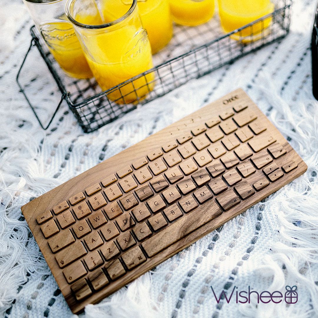 WisheeGifts's tweet photo. Want to jazz up your office? How about a wooden keyboard? https://t.co/JIijecpKn4 https://t.co/Ff3v0M9sYx