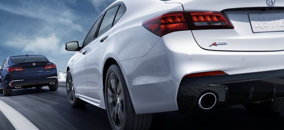 MarkhamAcura's tweet photo. Disclaimer: All #2018TLX First Drives &amp; Reviews out today pertain to US Spec TLXs, exclusive Canadian spec details coming soon! #AcuraCanada https://t.co/ati14ofBg4