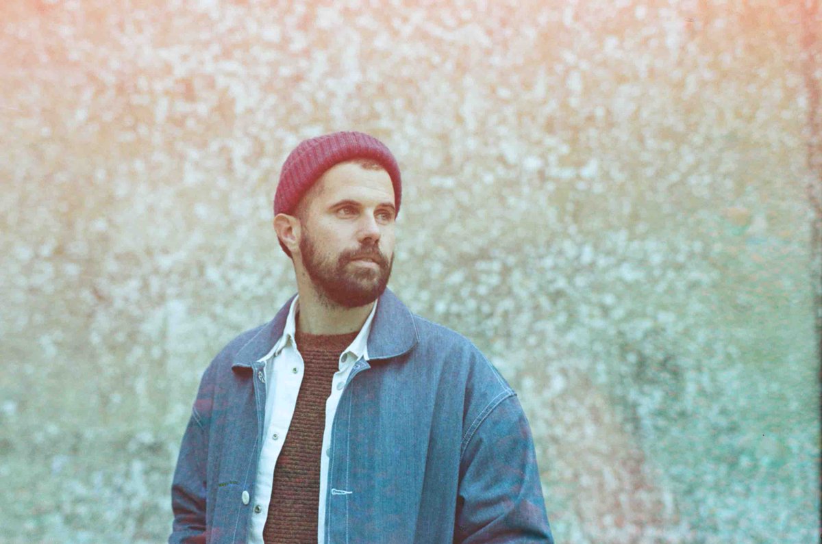 bestfitmusic's tweet photo. Nick Mulvey is back with new single “Unconditional” and details of intimate live shows https://t.co/RQM9JUVRLA https://t.co/XnzZ8ndgBb
