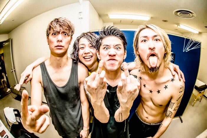 JSB_1603's tweet photo. 5.17 ONE OK ROCK 広島
ワンオク初参戦最高に楽しかった🤘💕
初めてのサークルモッシュ。みんなで肩組んでヘドバン。
最高のライブだった。
Takaが言ったようにワンオクがいないと生きていけないなんてもう言わない。一緒に頑張って行きたい。
本当に最高のライブありがとう https://t.co/HMqQstAOWy