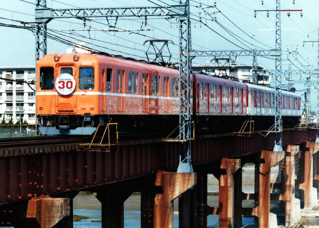 30年前の昭和62年、近鉄6800系ラビットカー登場30周年を記念して6851を