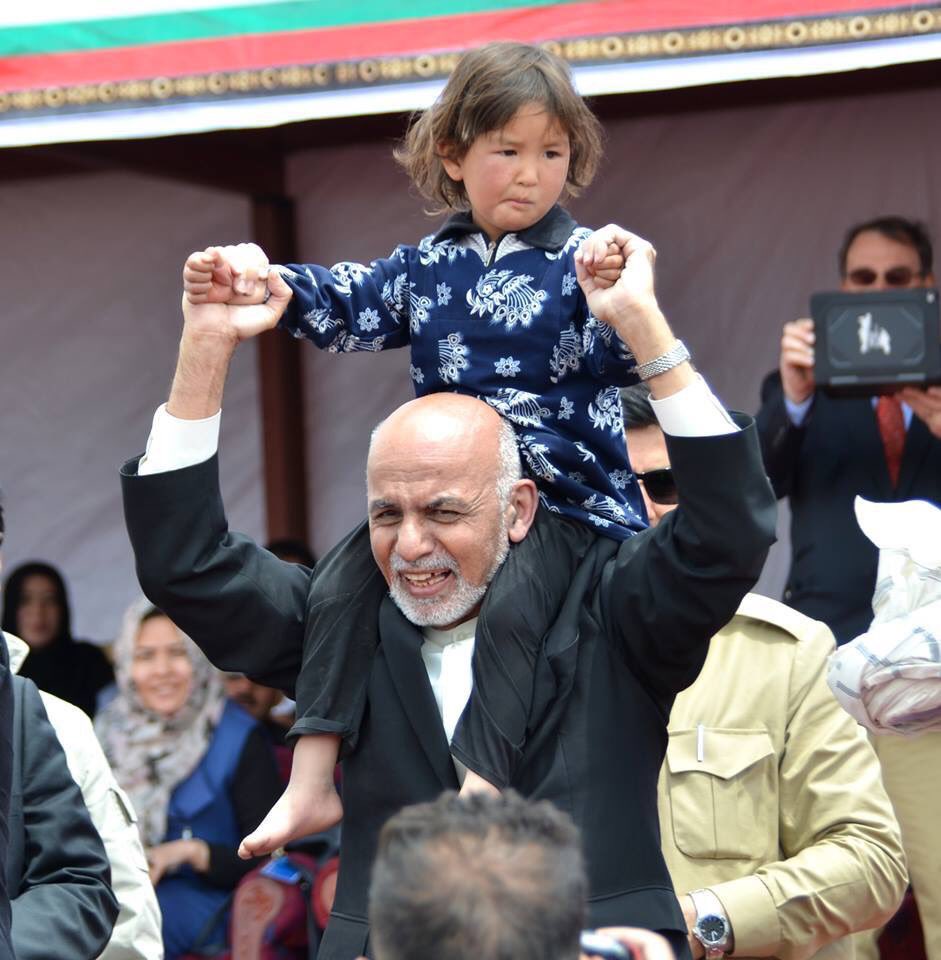AbdullahAzada's tweet photo. A Bamyani girl on the shoulders of Pre. @ashrafghani.
This is the best picture, I ever seen from a leader in the country. https://t.co/LH7qiBO07Y