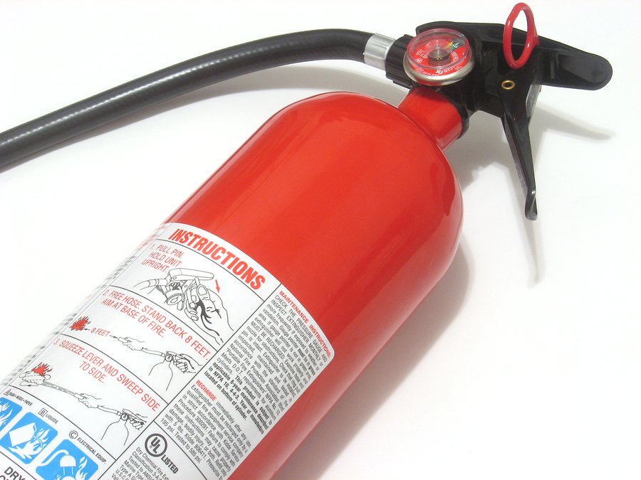 CapitolFire's tweet image. Portable fire extinguishers are a great line of defense. Learn more about them here: bit.ly/2pGjwUw