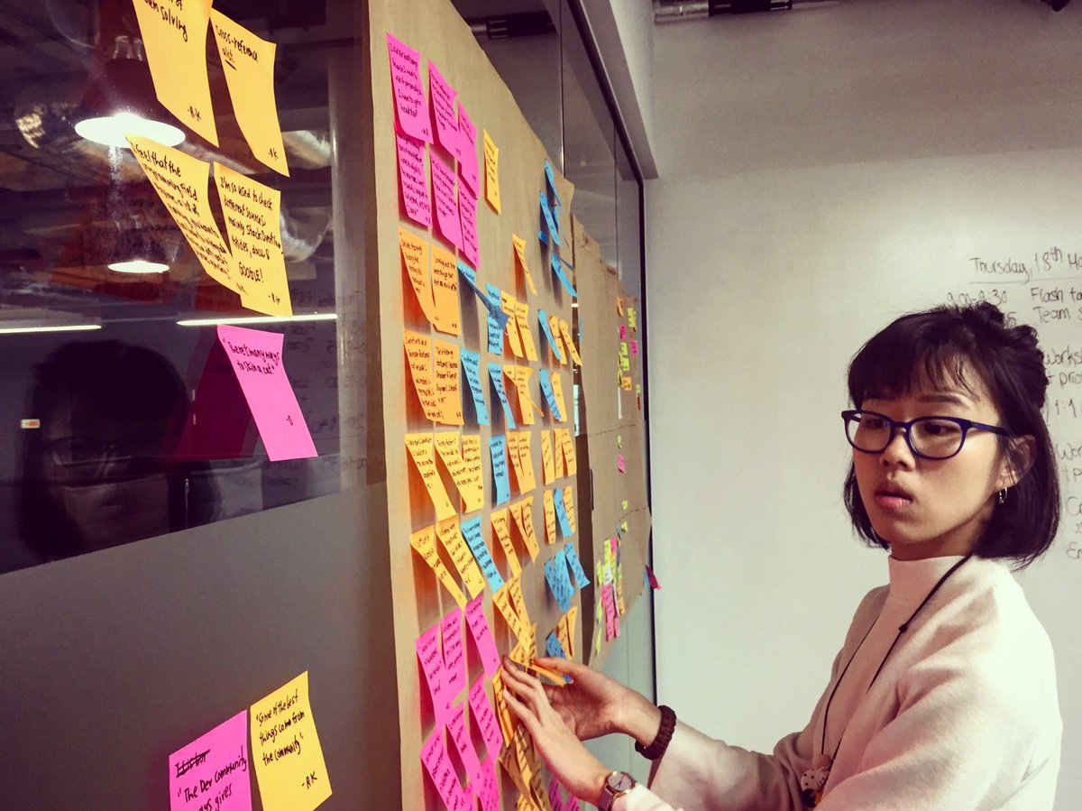 AkirettaValeria's tweet photo. Affinity maps for the client project @cellyntan @GA_London #uxlife #UserExperiencedesigner #affinitymaps #uxdesign https://t.co/dKcTDkLj9n