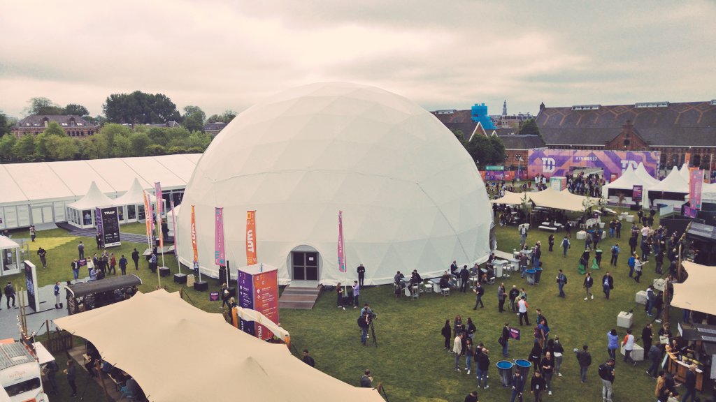 oacdesigns's tweet photo. Back at the #TNW2017 and it's bigger and better than last year! Also loving the increase in #blockchain topics https://t.co/OWDXlyGD43