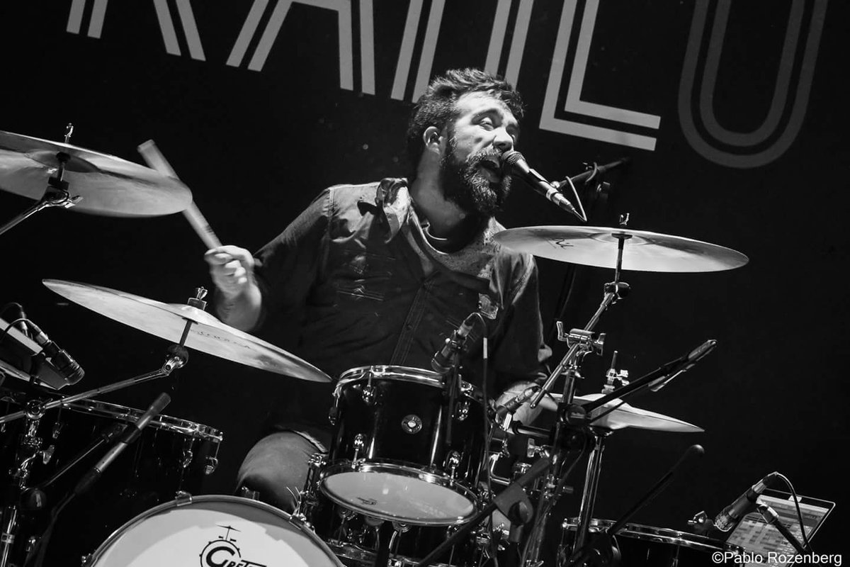PabloRozenberg's tweet photo. Algunas de @gpedernera en el show de @ErucaSativa en Puerto Madryn https://t.co/jrJezZwvXo