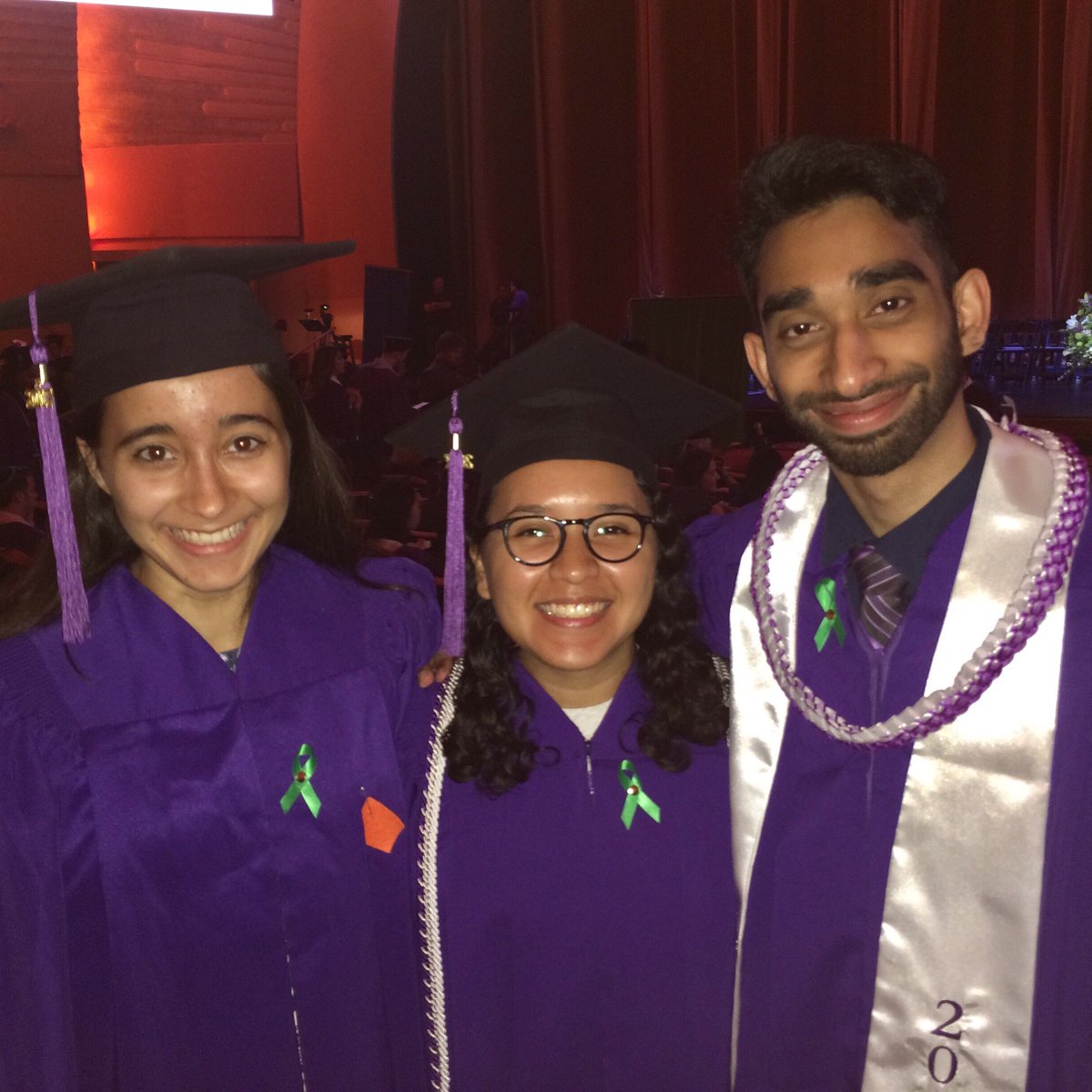 NYUgreen's tweet photo. Congrats to our graduates in @NYUCAS! Thanks for taking the #NYUGreenGrad Pledge & wearing your ribbons! https://t.co/BoXohP0S0i