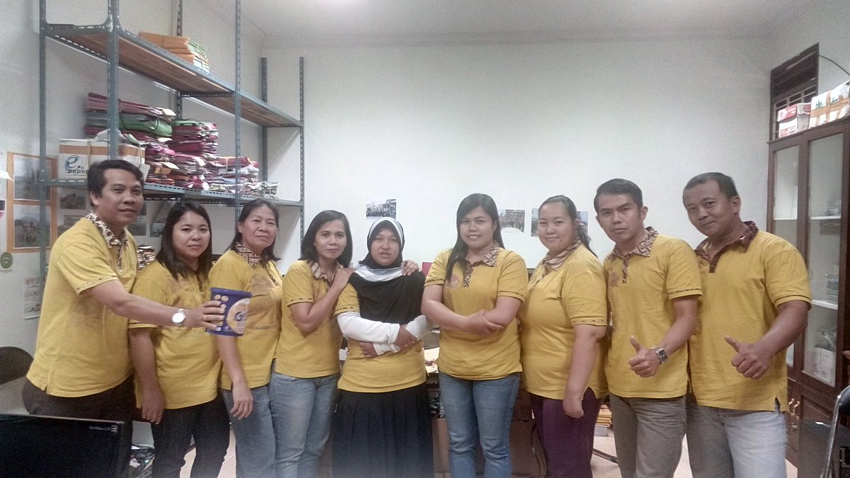 anelia_febrina's tweet photo. #kebersamaan #persahabatan #duniakerja #yesyesyes #selfie #photo #foto #FriendsForever #keluargapandey #timkerja #terimakasihkawan https://t.co/Qx8sEHI8o3