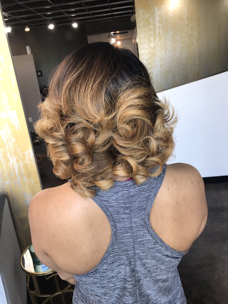 Eboni_Beauty's tweet image. Perfecto 🙌🏾
#balayage #coloringtechnique #ladydefrance