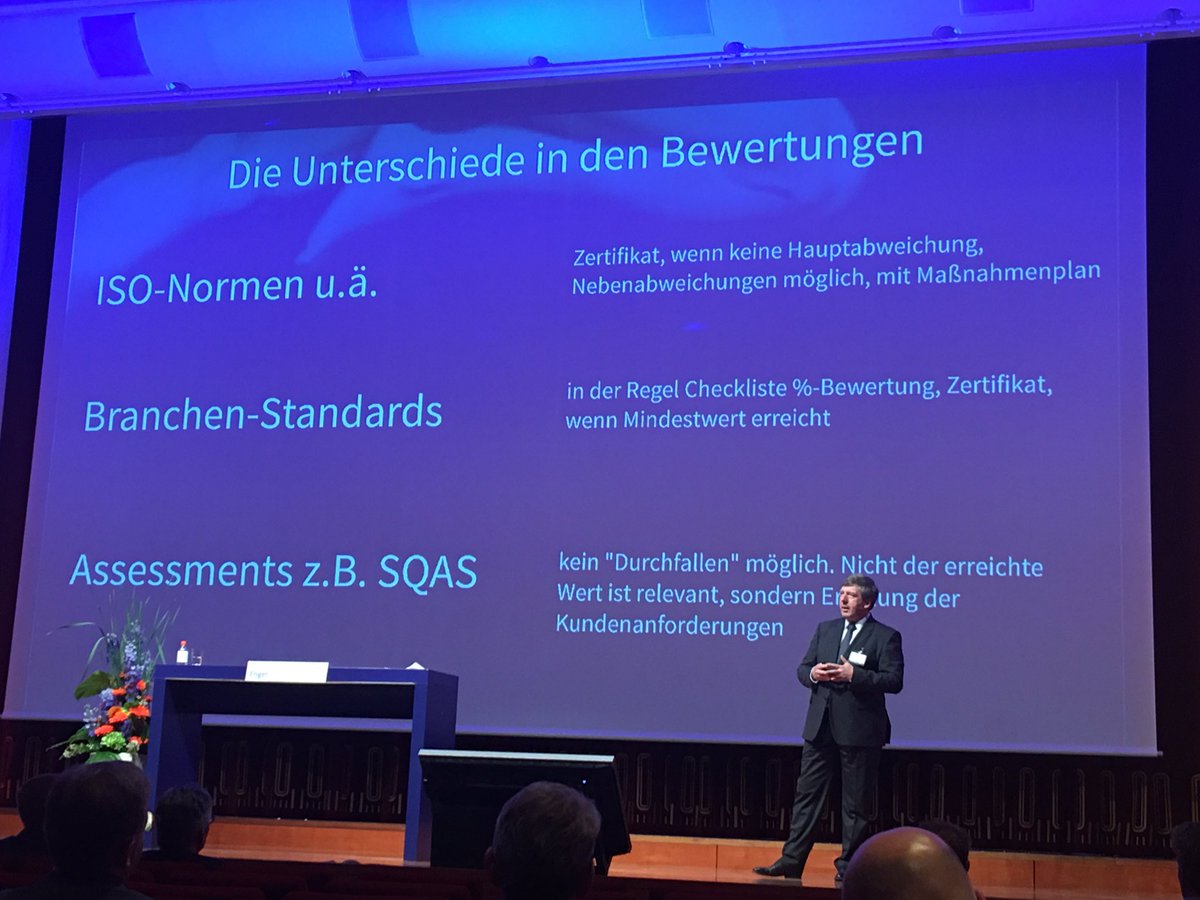 ccl_dqs's tweet photo. Unterschiede in den Logistik Standards @Wolfgang_Engel vom #CompetenceCenterLogistics der #DQS beim @BVLoffice Forum Chemielogistik https://t.co/6q1SuGYAlS