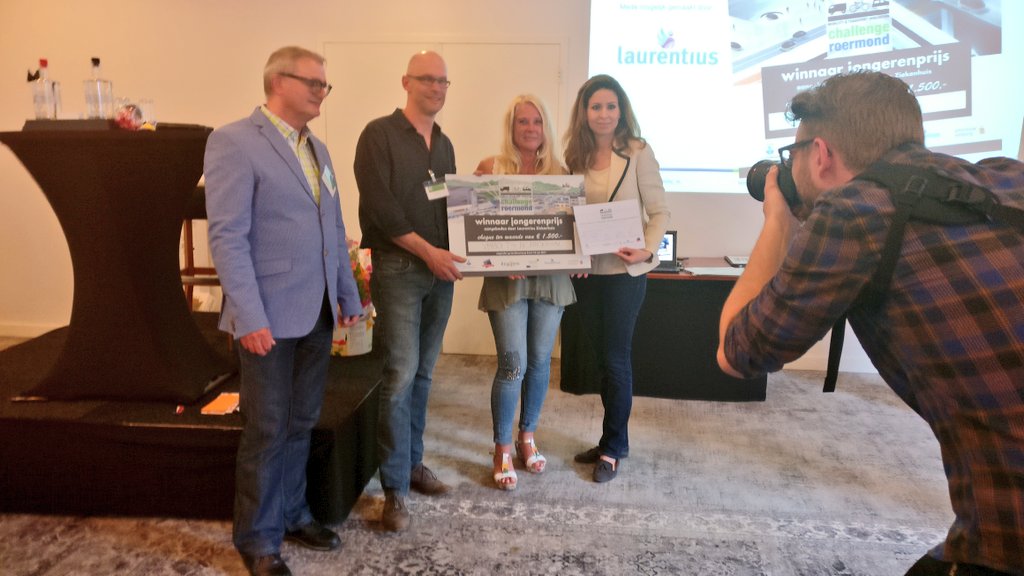 Mobility_NL's tweet photo. @BCBroekhin Van harte gefeliciteerd! De leerlingen mogen na hun examens langskomen op het stadhuis @roermondnieuws https://t.co/xITEuXcfxE