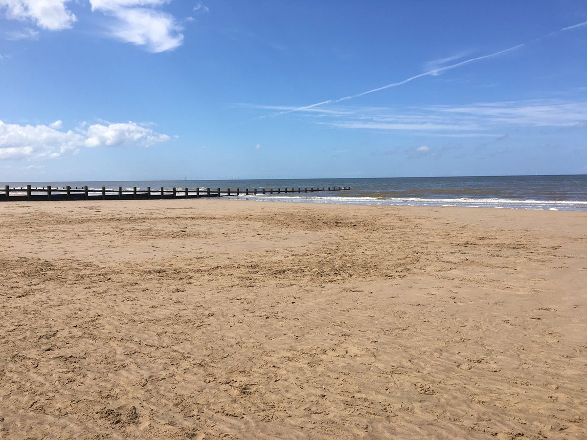 ysgolbrynhedydd's tweet image. Yr6 RP Using our beach for today&apos;s PE lesson #greatresource #tbh #DIAIUTF ☀️☀️
