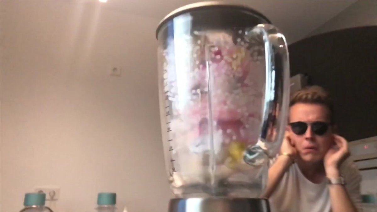 Ganz normales Verhalten und Gründe, um einen Mixer zu benutzen😂😂👏
<a href="/julienco_/">Julian</a>