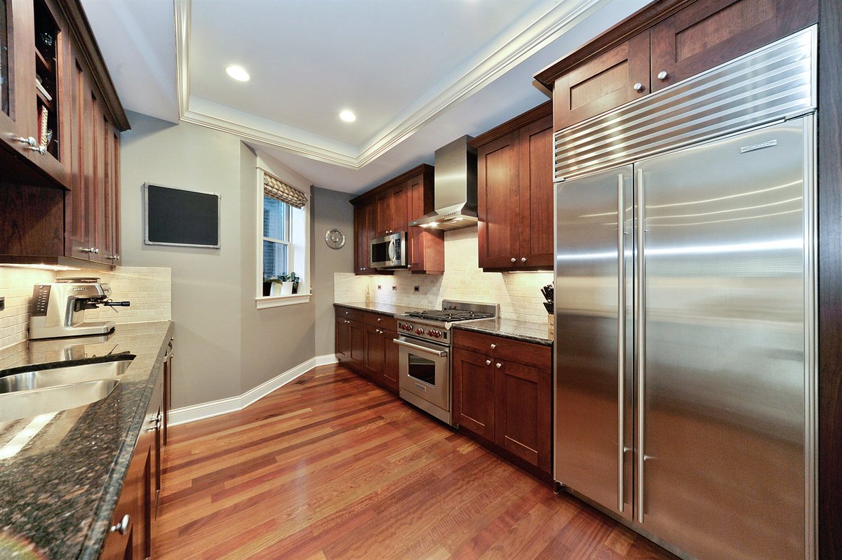 MattHaedicke's tweet photo. **UNDER CONTRACT**
**3816 N FREMONT ST UNIT 1**
#droneagent #chicago #cubs #bestclientsintheworld https://t.co/MY1C3VX3TH
