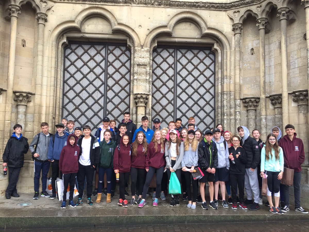 CultsAcademy's tweet photo. Coutances trip and the Sandy the Duck Memorial Trophy tournament today. #itsalittlerainy #pizzanight #CountDuckulaarechamps #CANormandy17 https://t.co/L5FfDBV0fo