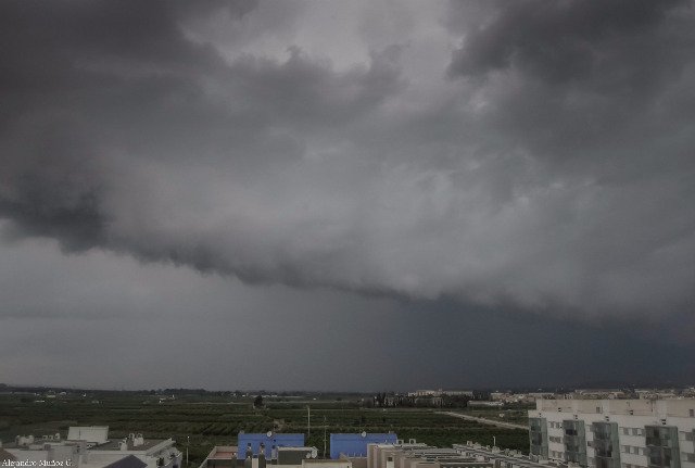 weatherpablo's tweet photo. #eustorm Another insane view of the storm in #Masamagrell #Valencia #Spain
Muchas gracias por esta gran foto @AlexMuozGarc
Es impresionante! https://t.co/D3RzSwMfyp