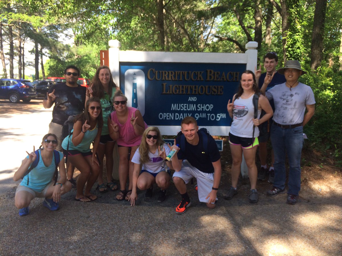 epvoigt's tweet photo. First stop currituck lighthouse @CurrituckBLight #MEASfieldcourse @ncsumeas @NCStateSciences https://t.co/Rfm26YraJp