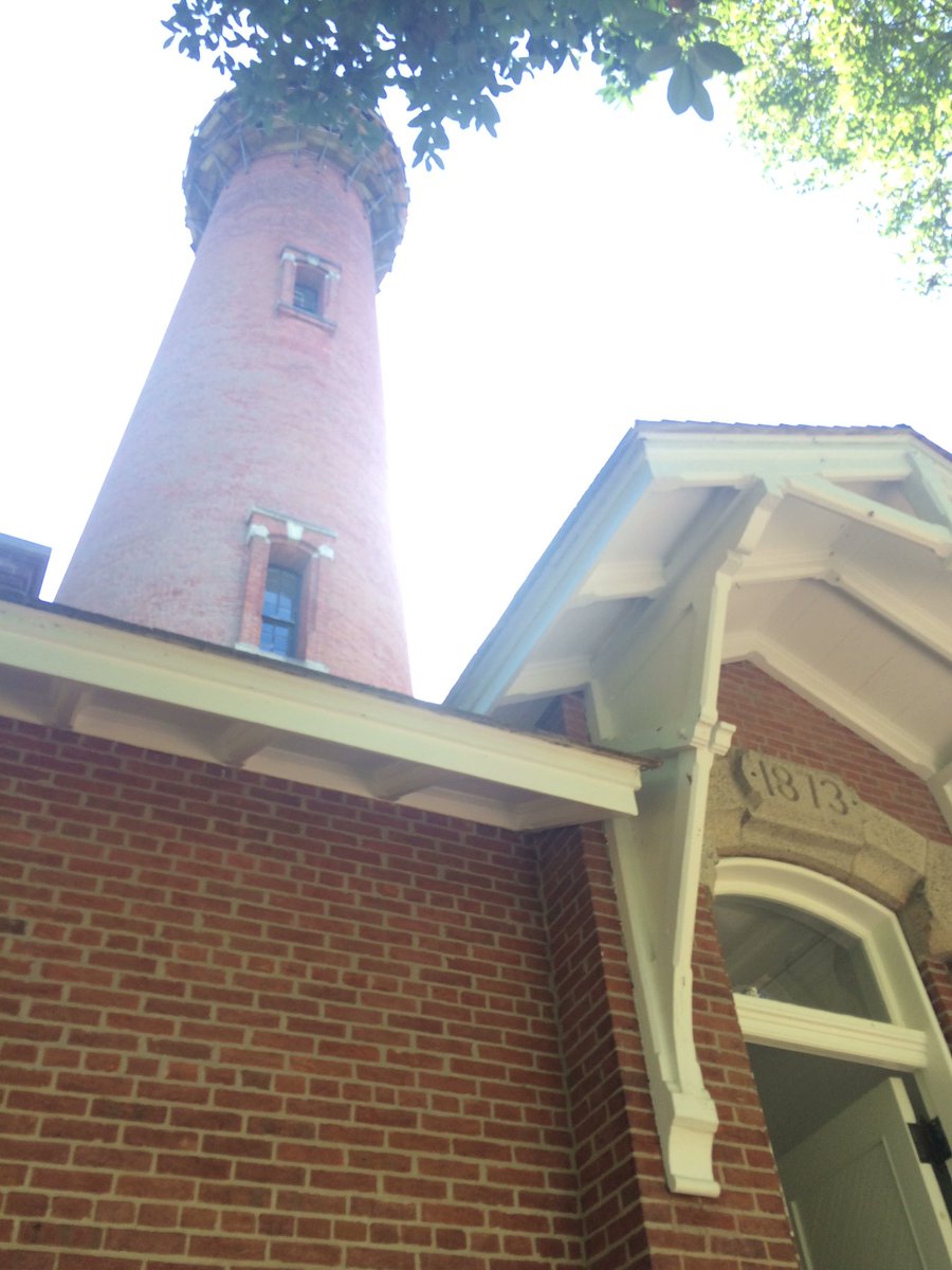 epvoigt's tweet photo. First stop currituck lighthouse @CurrituckBLight #MEASfieldcourse @ncsumeas @NCStateSciences https://t.co/Rfm26YraJp