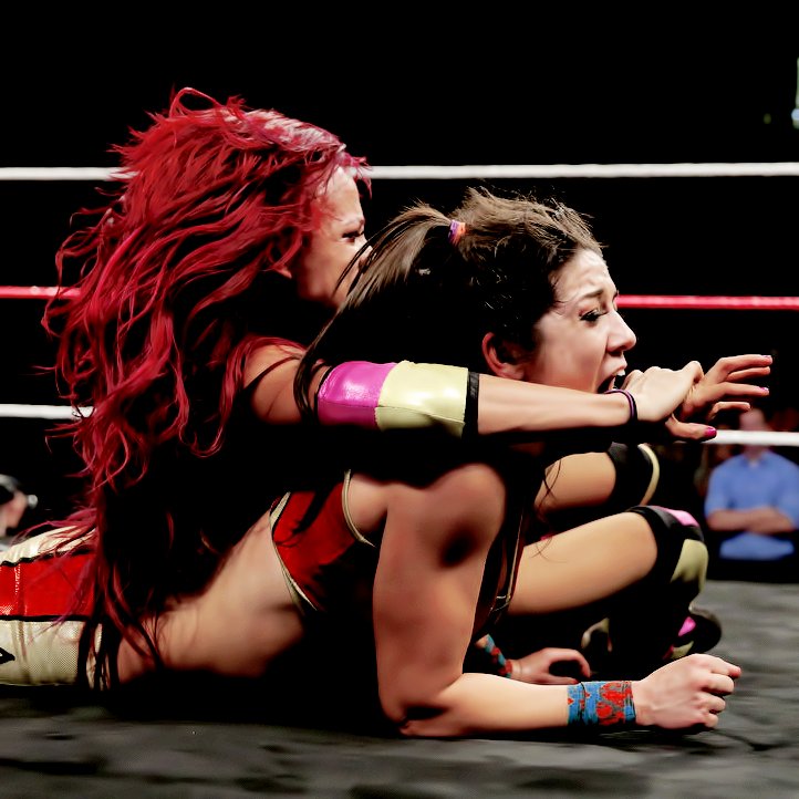 CataleyaBlankvk's tweet photo. #TBT One of the best matches Sasha vs Bayley
#TAKEOVER #NXT #TAKEOVERRESPECT #SashaBanks #Bayley #LegitBoss #Hugger https://t.co/LHsikRSRjh