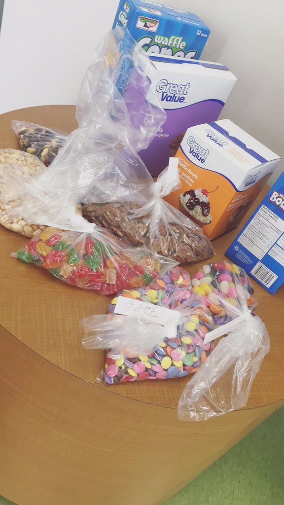 what a lovely bunch of ladies!! Getting spoiled with all sorts of goodies for this #EAW ❤❤ #WemakeTD