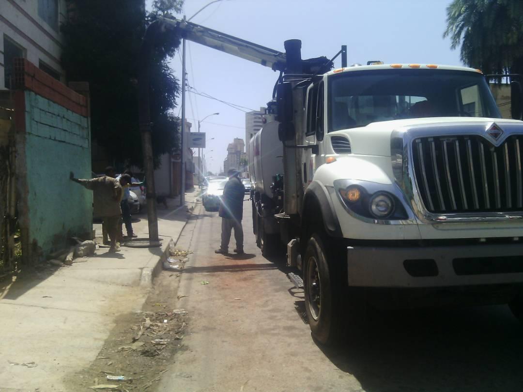 ObrasPublicasNE's tweet photo. Triunfando por Nueva Esparta Vactor atendiendo solicitud en la Av. Bolivar #LaborEficiente apoyando al Pueblo #PatriaConstituyente https://t.co/pdKykgndRJ