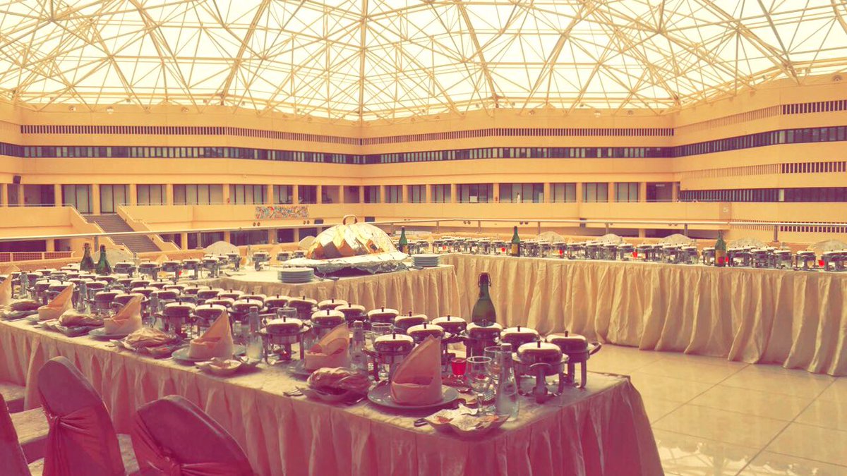 graphis0's tweet image. من تجهيزاتنا سفرة ملكية لمستشار ولي ولي العهد المهندس عبدالرحمن الزيد بضيافة #جامعة_القصيم  #جرافس #القصيم  #حفلات #مناسبات #بوفيهات #بريده