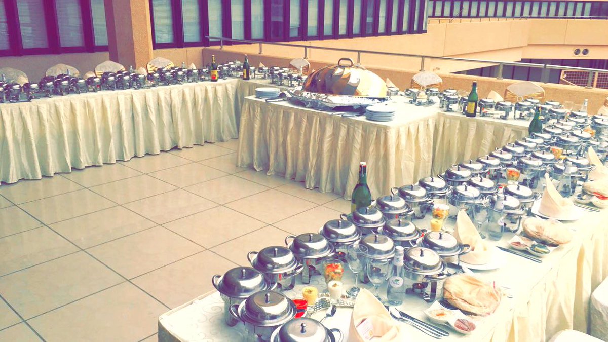 graphis0's tweet image. من تجهيزاتنا سفرة ملكية لمستشار ولي ولي العهد المهندس عبدالرحمن الزيد بضيافة #جامعة_القصيم  #جرافس #القصيم  #حفلات #مناسبات #بوفيهات #بريده