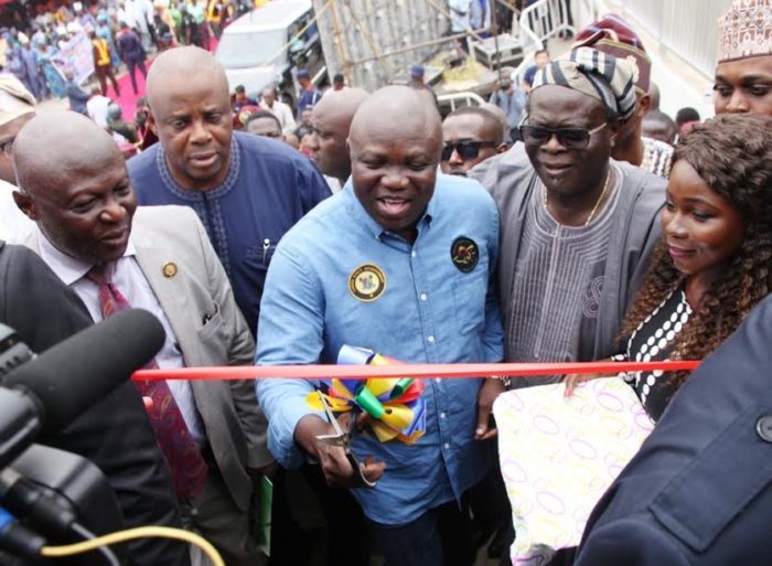 Omojuwa's tweet photo. Ambode Approves Rehabilitation Of Abule Egba Inner Roads, Building Of Shopping Mall https://t.co/GRm1ouKi8y https://t.co/NEa8OUBdM3