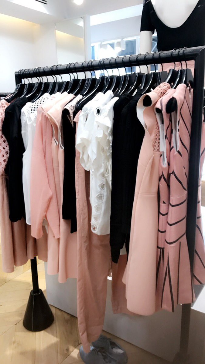 TheStyleHouse_ tweet picture