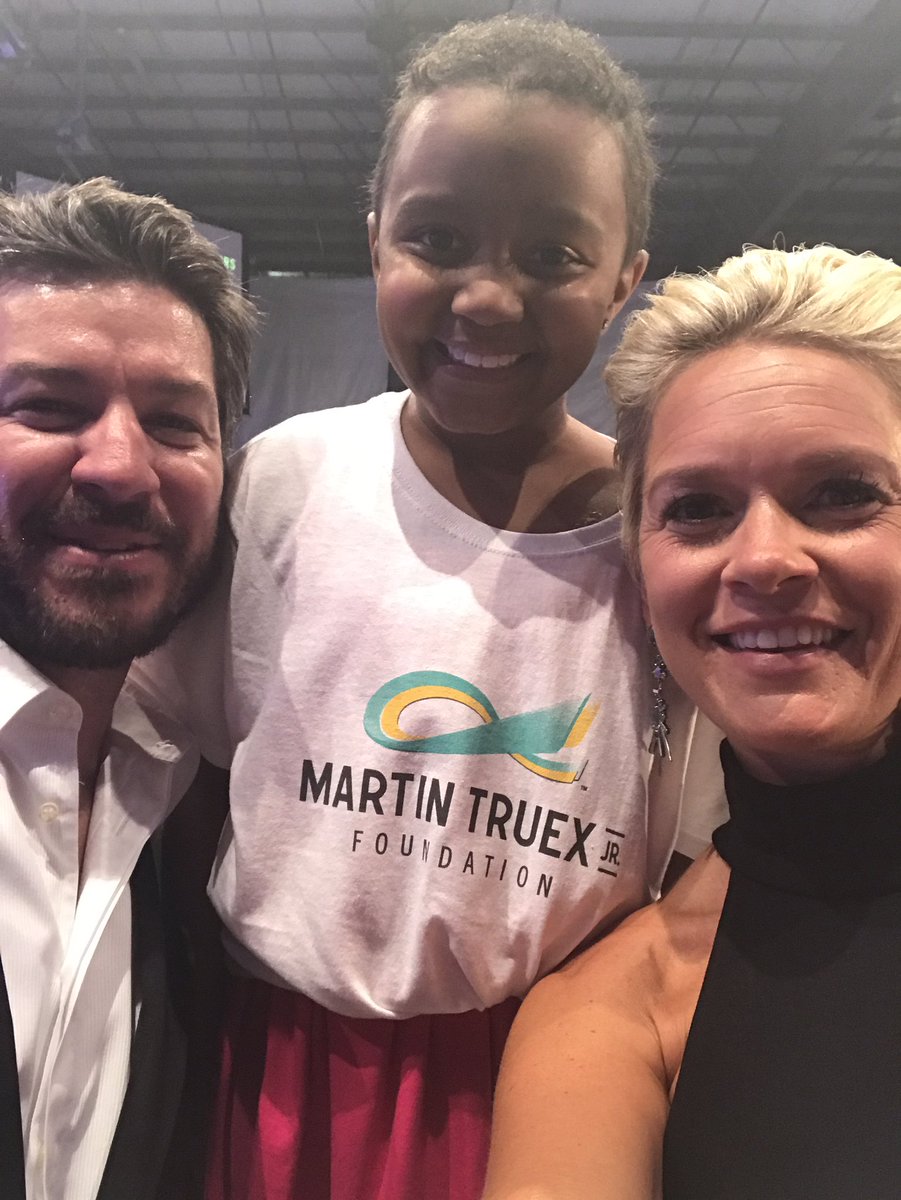 SherryPollex's tweet photo. Last night was THE most amazing night of my life! 💙🙌 Thank you to everyone that came out to support our #Catwalk heroes. They rock my 🌎!!! https://t.co/1l5arM83Jh