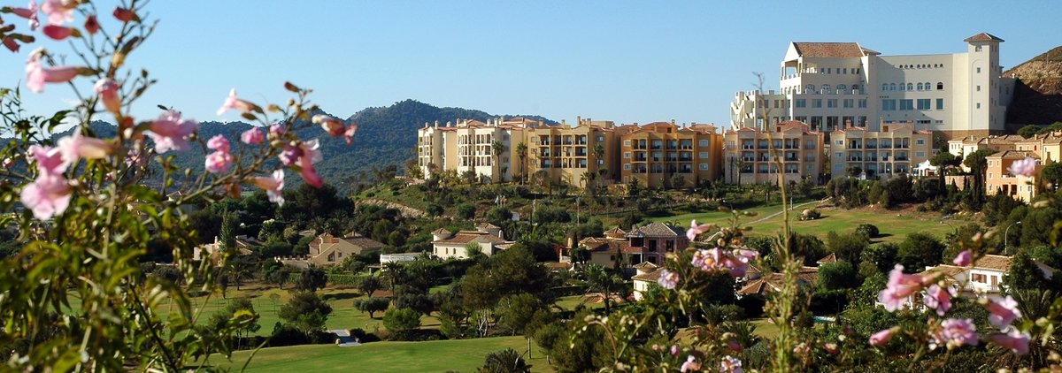 Hotel tip van de dag: La Manga Club, Spanje! @LaMangaClub is een exclusief vakantieresort omgeven door drie legendarische 18-holesgolfbanen.