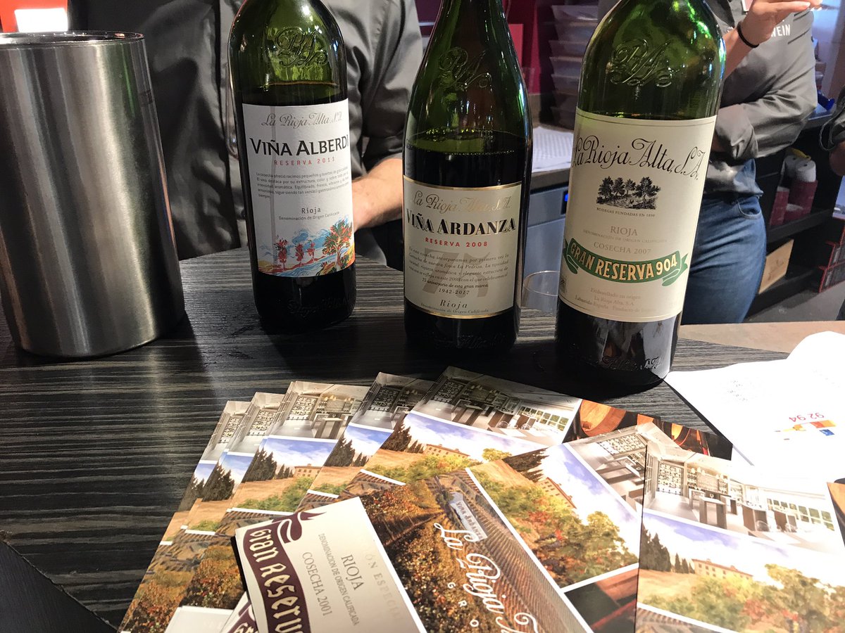 ludelag's tweet photo. #marathon in #Wien #Viena #75viñaArdanza @LaRiojaAltaSA fourth stop done!!! @WeinundCo #nashmarkt https://t.co/wUTxlwieTq