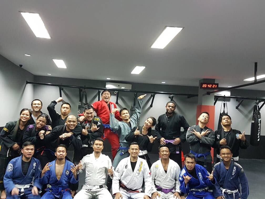 mat is one of the place where i can be myself. oss. #jitslife #matsavages #bjj #dwbjj