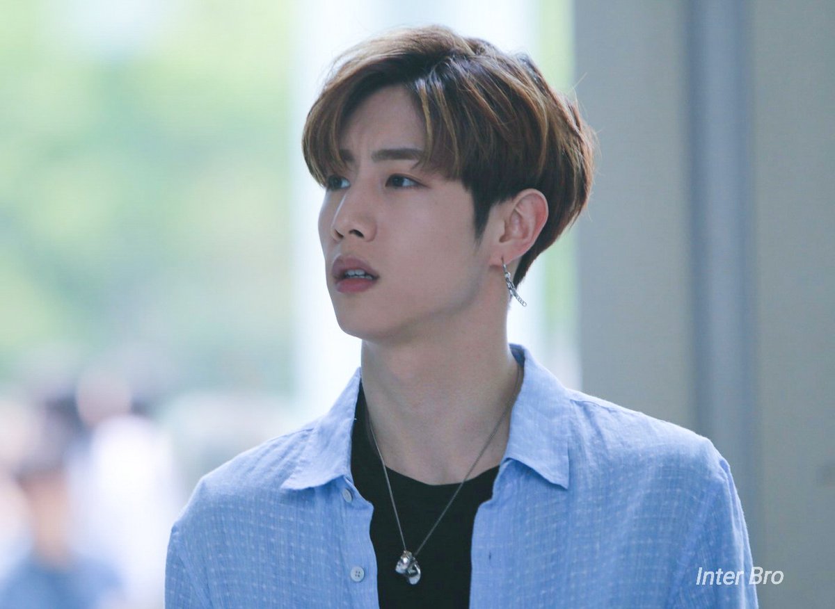 Inter_Bro's tweet photo. [170518] SBS Law of Jungle 💫
งุ้ยยย  ไหนใครขัดใจนายบอกเรามา  เราจะไปจัดการร  💖💖
#Mark #마크 #GOT7 #갓세븐 #LawOfTheJungle https://t.co/C5fMlF6FzW