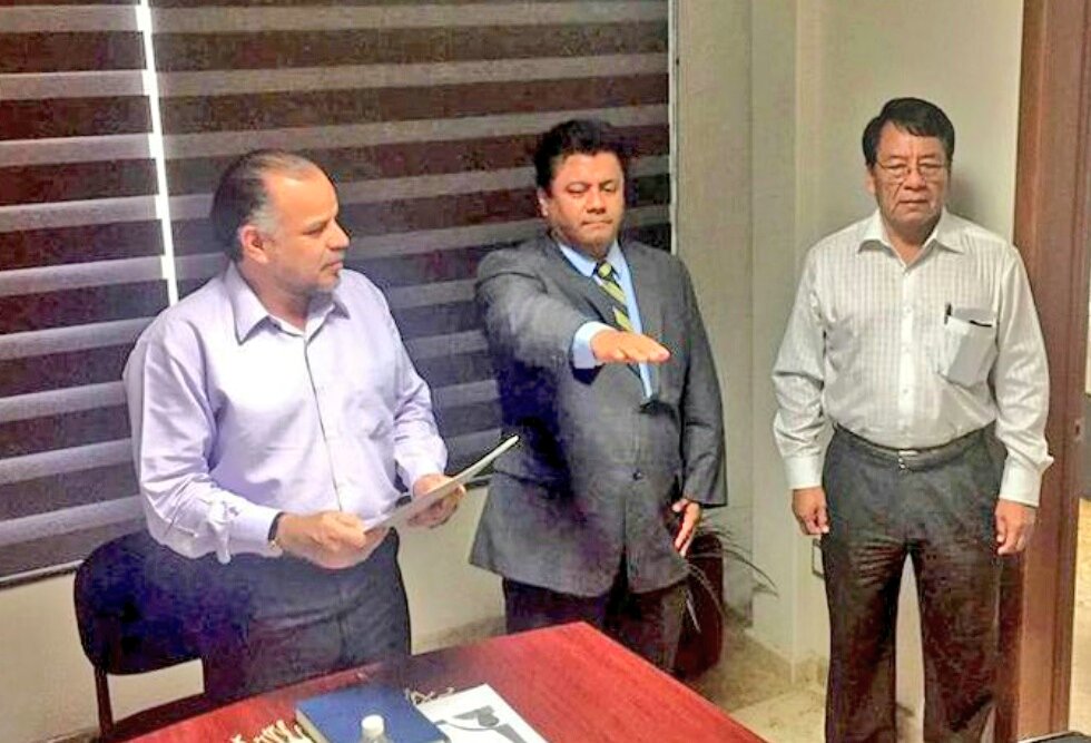 masan1903's tweet photo. Toma protesta @jorger_delarosa como Director de Planeación Educativa del @IEEPOGobOax https://t.co/x2LtSaTSnH  vía @GPS_noticias
#Oaxaca https://t.co/bzL47ppXGb