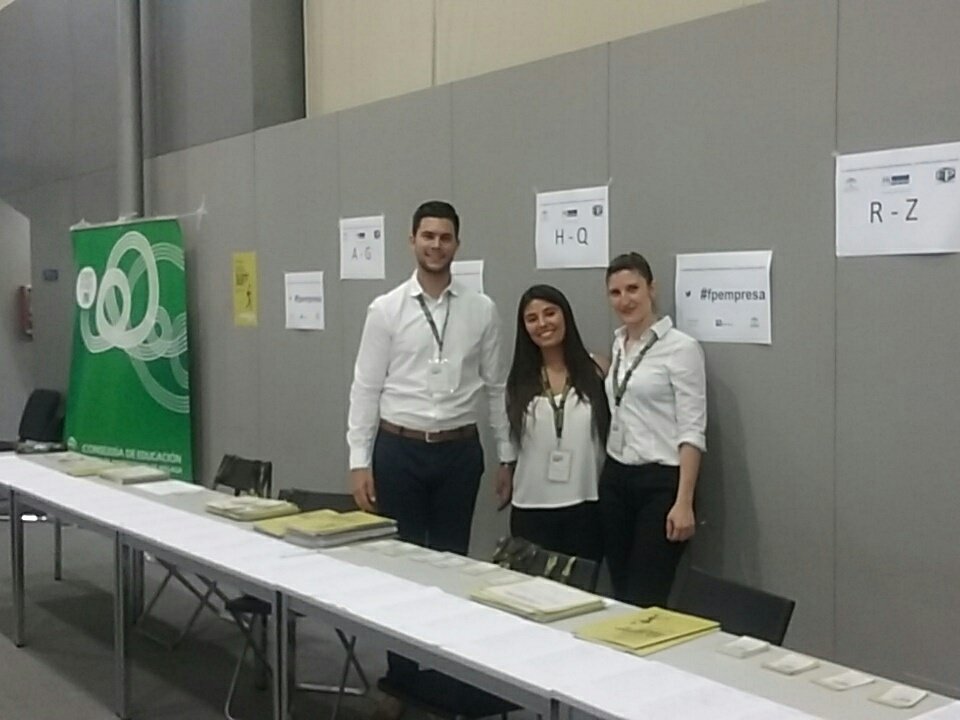 MarketTeacher's tweet photo. Nuestros alumnos #FPempresa verdaderos protagonistas del Congreso @Cristinaproject @taniacomint @victor22cia @FP_eel11 @cepmalagafp https://t.co/S69C87lsrt