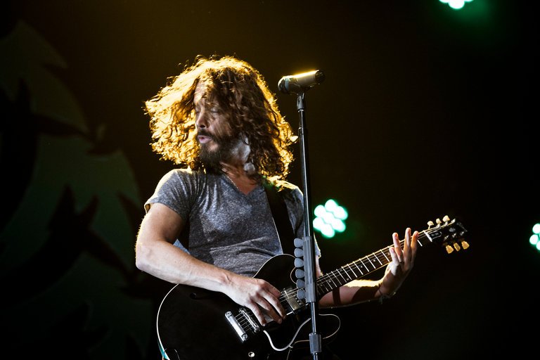 Estamos muy tristes, de luto total con la noticia de la muerte de #ChrisCornell ídolo total de una generación. Que vivan el Grunge y los 90