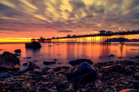 SeasidePiers's tweet photo. Lovely Sunsets from Llandudno Pier https://t.co/aa3guqabo2 #llandudno #Conwy #northwales #coast #seaside #llandudnopier https://t.co/x4RlxppjAZ