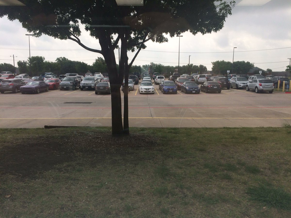 mixxed_twixxmei's tweet photo. Outside skipping class #bowwowchalenge #followforfollow #retweet #likeforlike #itsforclass #please help #thanks #social media marketing https://t.co/XGgzF1aiiy