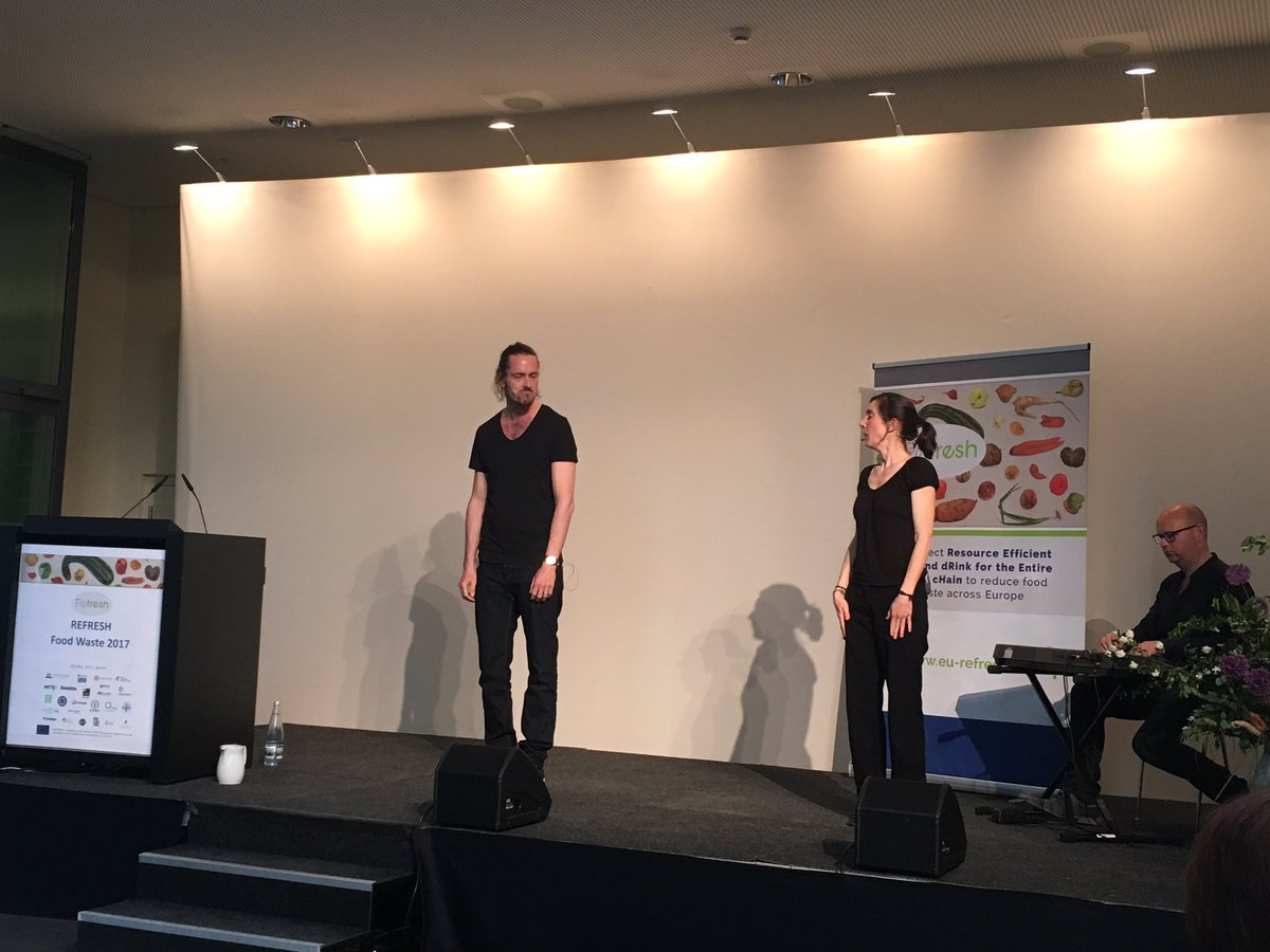 denaskulo's tweet image. Impov theatre by @freiwildimpro about #foodwaste covering many aspects of daily life @foodwastestudy #refreshfw2017