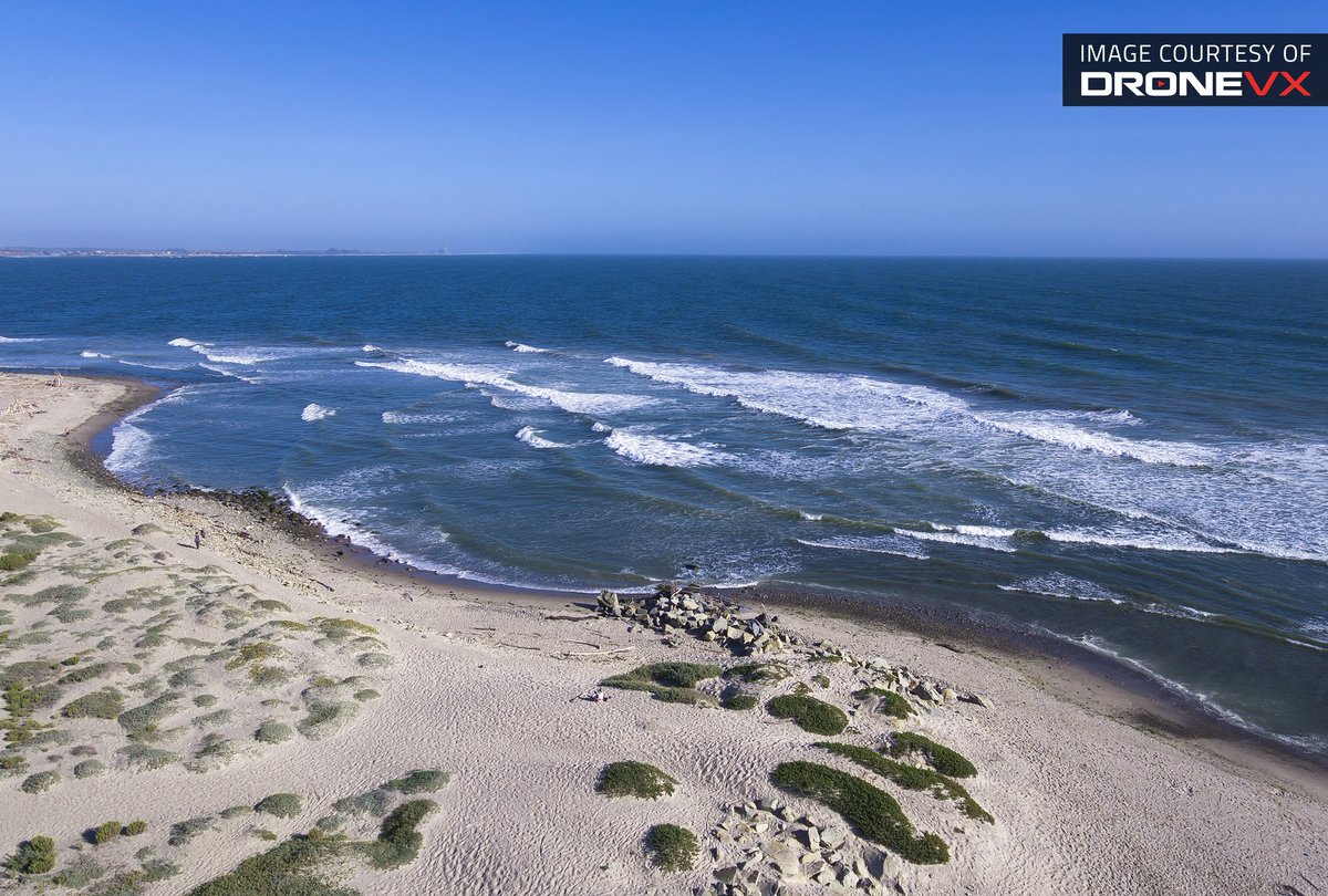 airzusofficial's tweet photo. Gorgeous view of the Pacific in Ventura, CA ๐
#venturaย #venturacaliforniaย #dronelifeย #dronesย #dronephotography #dronevx #dronemedia #suas https://t.co/QNM0AoO1AH